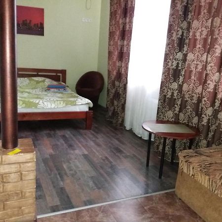 Ferienwohnung Студия На Черeмушках Odessa Exterior foto